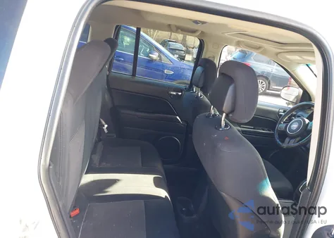 2011 Jeep Compass из США, поврежденный, VIN 1J4NF1FB5BD244672